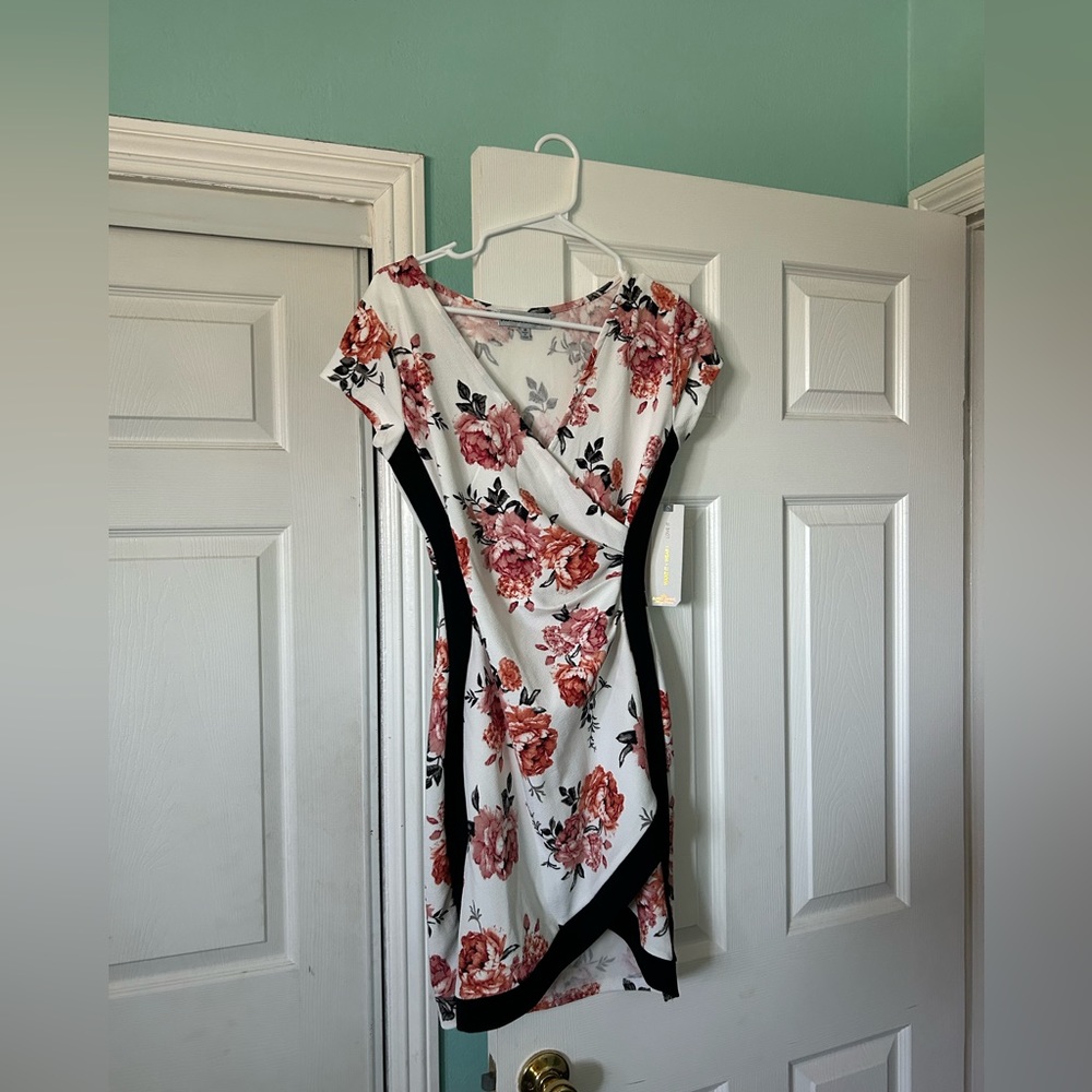Mini floral tight dress